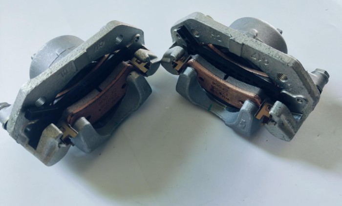 Left /right Front Brake shoe suit CForce 1000 CF1000AU CF1000ATR CF800AU-2A 850XC 800XC CF1000SU-3