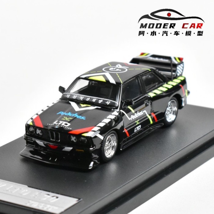 อาวุธถนน SW 1: 64 BMW BMW LTO E30 Martini Matte Black Alloy Car Model