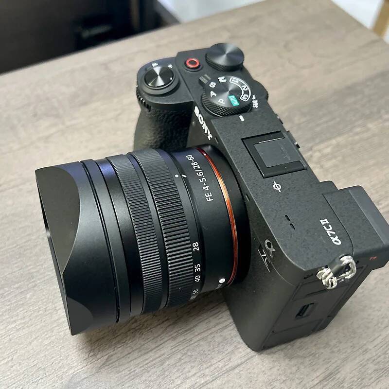 โลหะสแควร์เลนส์ฮูดสําหรับเลนส์ Sony FE 28-60 มม.F/4-5.6 (SEL2860) มาพร้อมหมวกโลหะ