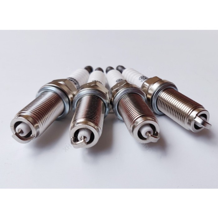 4Pcs/lot  Spark Plug For JAC J3 J4 J5 J6 S3 SEI2 SEI3 Spark Stone 1026080GG010