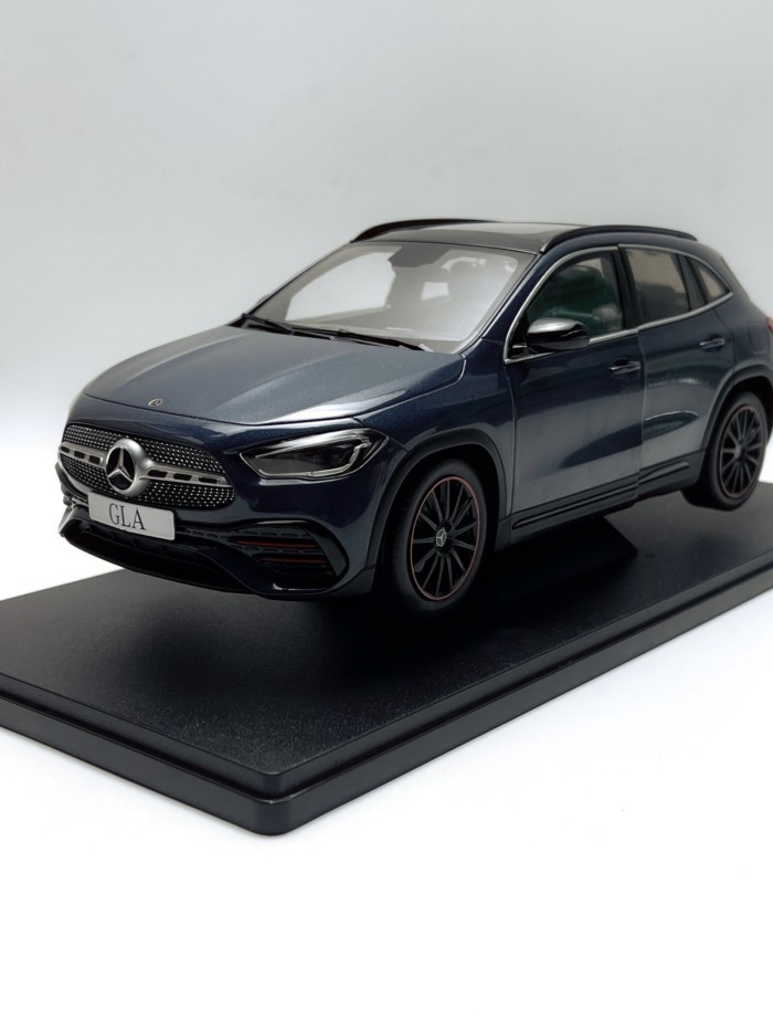 Solido Solido 1/18 Mercedes Benz Mercedes Benz GLA X247 โมเดลรถอัลลอย