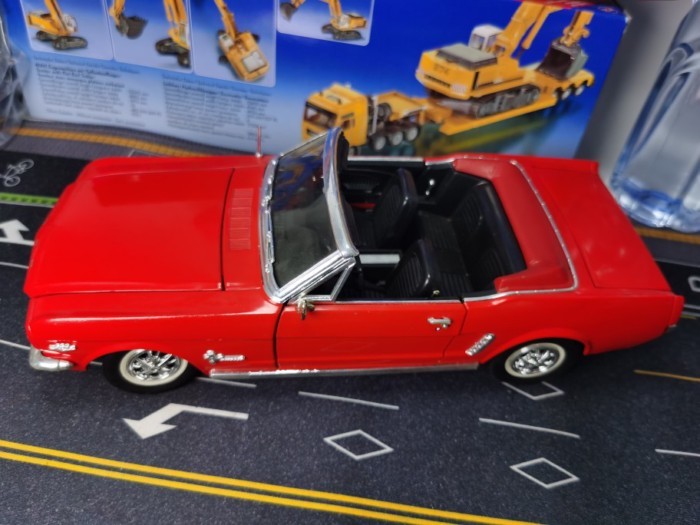 Out of Print solito 1/18 1964 Ford Mustang Mustang Alloy Model Classic Collection Out of Print Model