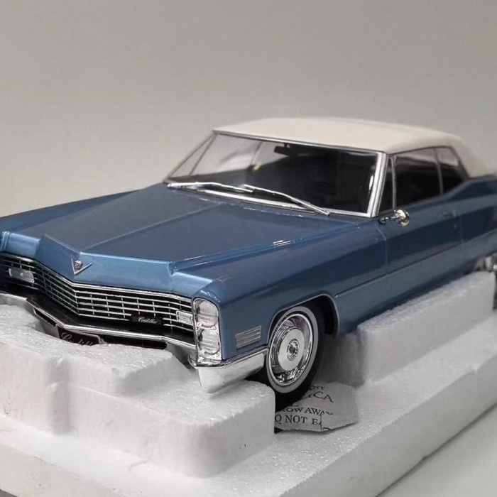 KK 1/18 Cadillac DeVille Cadillac Car Model Alloy Front Wheel Steering