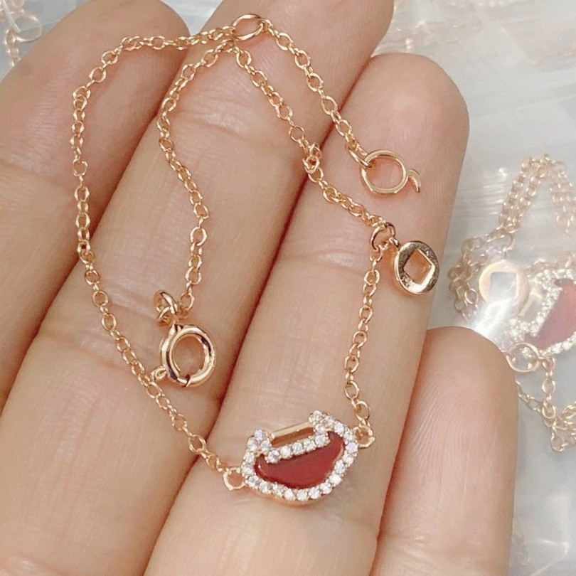 รุ่นสูงของ Kirin Ruyi ล็อคสร้อยคอ 18KQ หางสีแดง oyster เคลือบเพชรหรูหรา clavicle chain