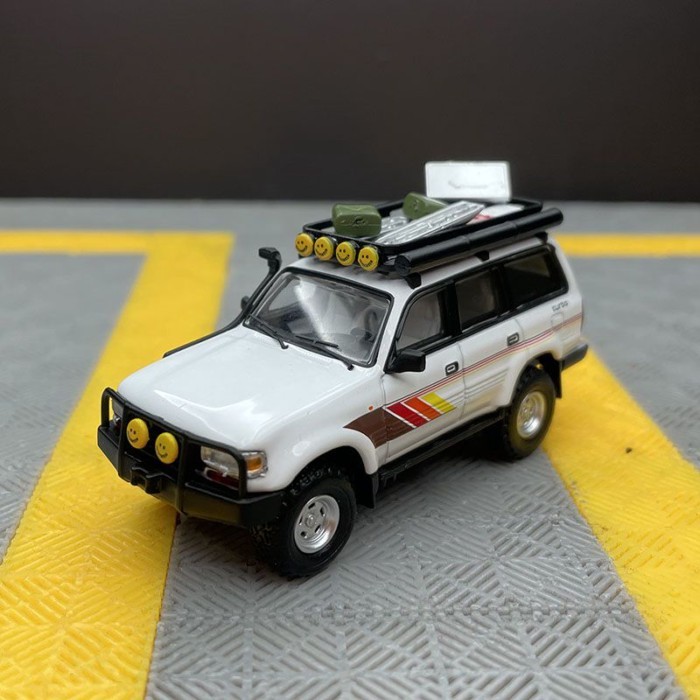GCD 1: 64 Toyota Land Cruiser LC80 Land Cruiser Land Cool Luze SUV รถรุ่น