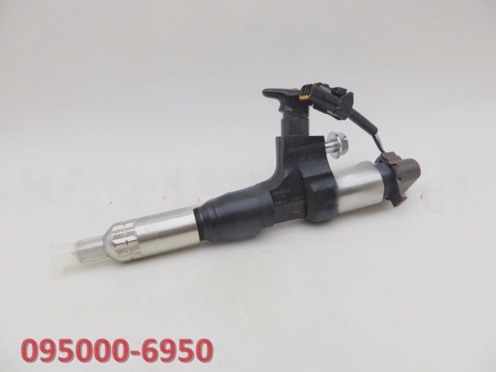 Genuine Common rail fuel  095000-6950, 095000-6951, 095000-6952 for  J05D 23670-E0330