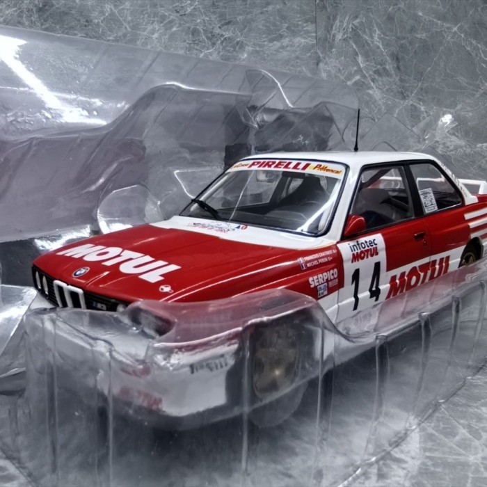 IXO 1/18 BMW E30 M3 #14 BMW Racing Model Alloy ไม่เปิดประตูได้ Steer