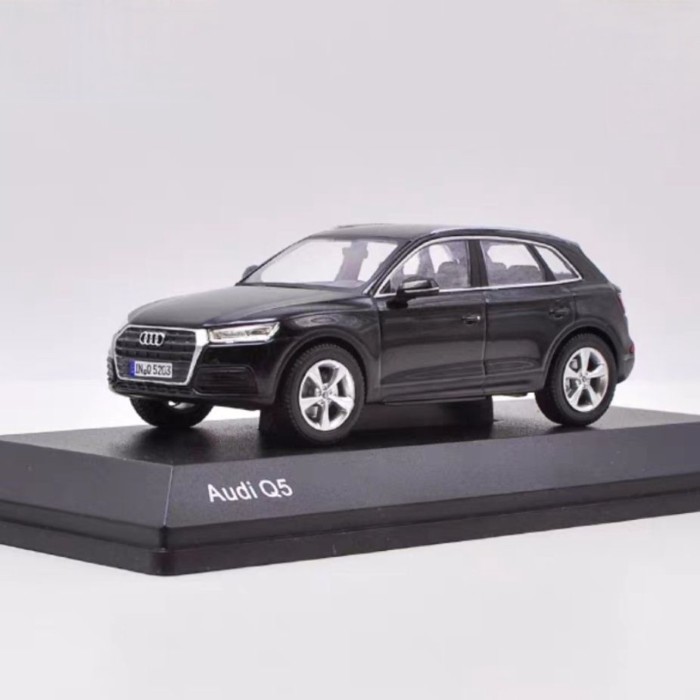 โรงงานเดิม 1/43 AUDI Q5 AUDI Q5 รถออฟโรดจําลองรถโลหะผสมรุ่นข้อเสนอพิเศษโมเดลรถออกจากรุ่นพิมพ์