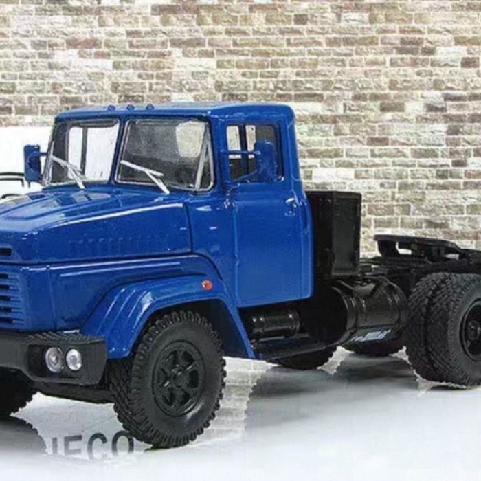 1/43 KraAZ 6444 Clas Half-Tractor Tractor Trailer Model รัสเซีย Nostalgia