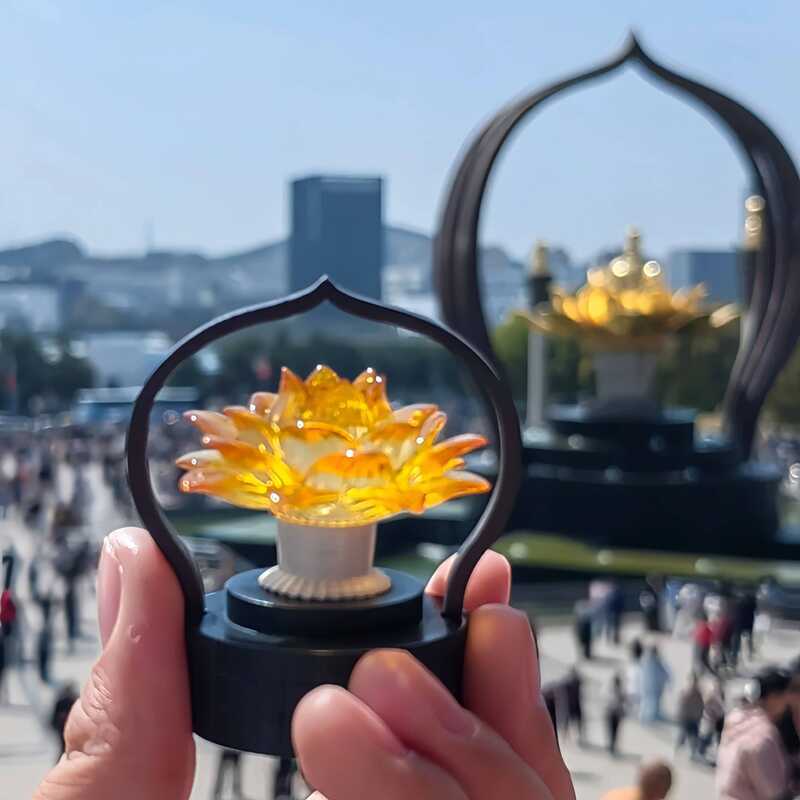 X Xuzhou Baolian Temple Cultural Creative Good Luck Lotus Magnetic Resin Luminous ตู้เย็นสติกเกอร์ขอ