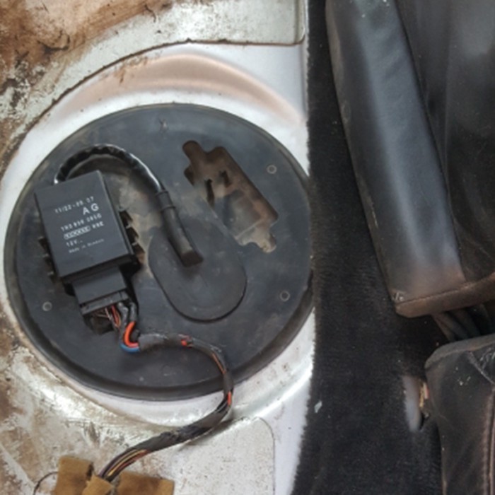 1PC Oil Fuel Pump Controller Module Unit 1K0906093G 1K0906093 For VW Passat B6 B7 CC Jetta Golf Sci