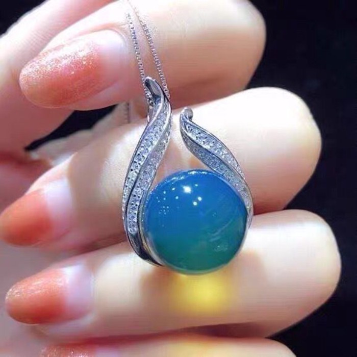 ธรรมชาติ Dominican Blue Amber จี้ S925 เงินสเตอร์ลิงฝัง Pure Water Blue Amber สร้อยคอ Amber ขี้ผึ้งล
