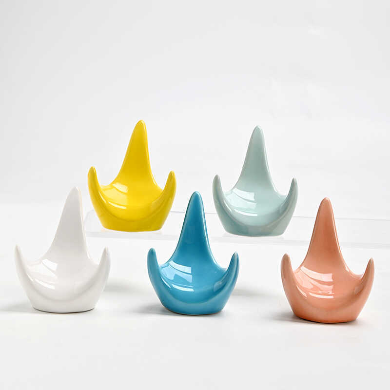 เซรามิคสามเหลี่ยม Multi-Function 6-Hole 12-Hole Ocarina ผู้ถือไข่ชากรองแปรง Bracket Home Storage ชั้