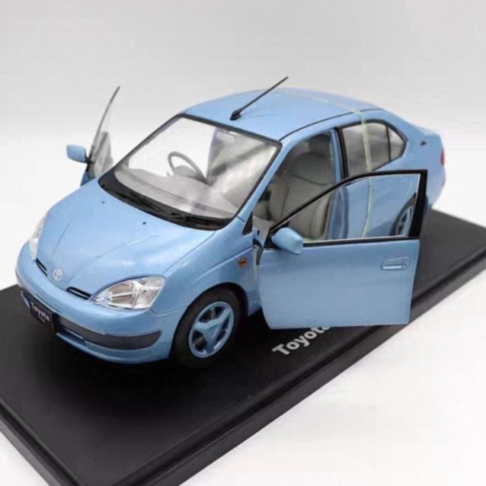 รถที่มีชื่อเสียงในประเทศ 1/24 Toyota Prius 1997 โมเดลรถ Toyota Prius ตกแต่ง Static Out of Print Car 