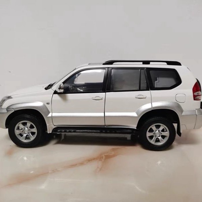 Original Factory First Car TOYOTA Prado GX Car Model 2008 TOYOTA PRADO1: 18 Alloy Car Model