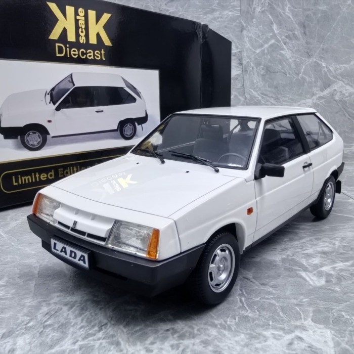 1/18 LADA 2108 SAMARA 1989 LADA Sama เครื่องประดับโมเดลรถโลหะผสม