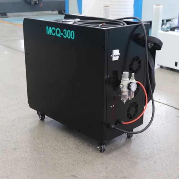 Handheld Pulsed Laser Cleaning Machine Air Cooled Rust Removal System for Industrial Metal Wood Pla
