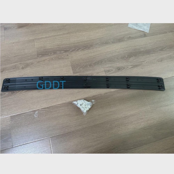1 Piece Rear Bumper Step Plate for Pajero Sport K80 K90 Rear Bumper Hoids Down Strip for Bumper Pro