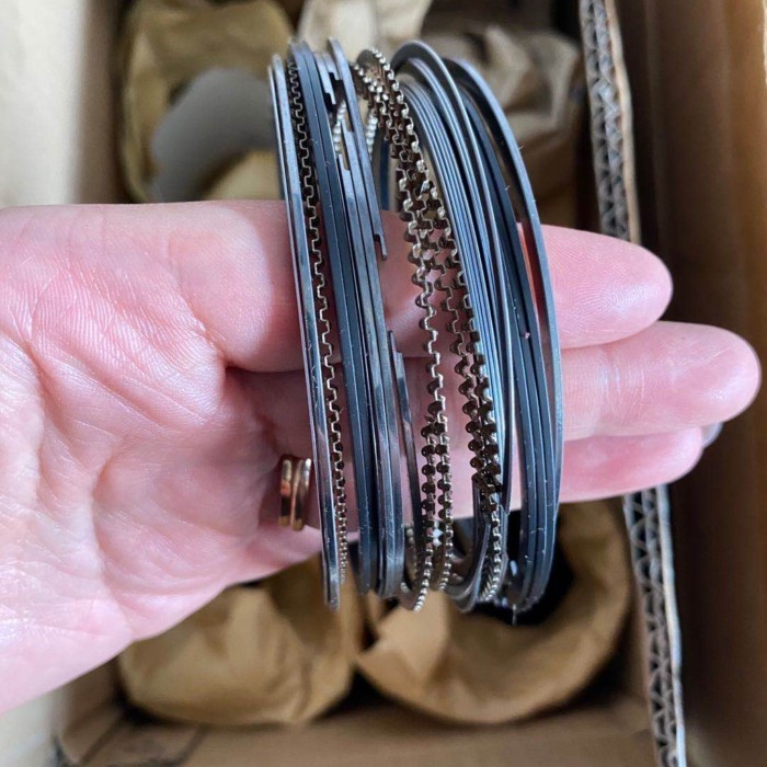 KUSIMA 03H 107 065/66 BS auto parts piston and piston rings for VW Phaeton 3.0