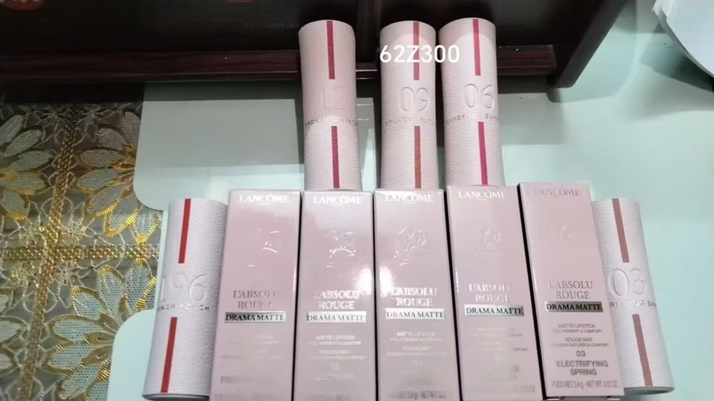 ยิงจริง❤ ดูสําหรับภาพโรงงานล้างคุณภาพ70 ➕ ค่าจัดส่ง Fei Lancome Lychee Pattern Lipstick 3.4g!สีเบอร์