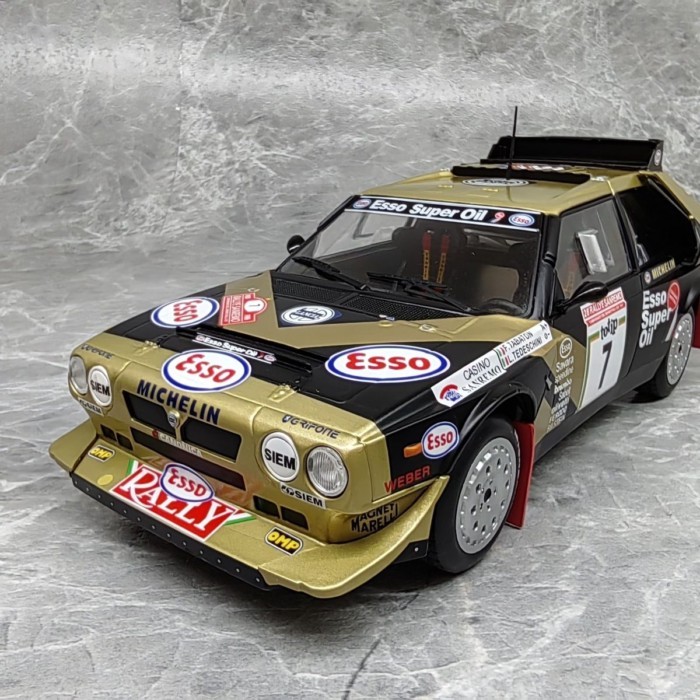 T9 1/18 LANCIA LANCIA DELTA S4 Alloy Racing Car Model ไม่เปิดประตูให้ไม่ Steer