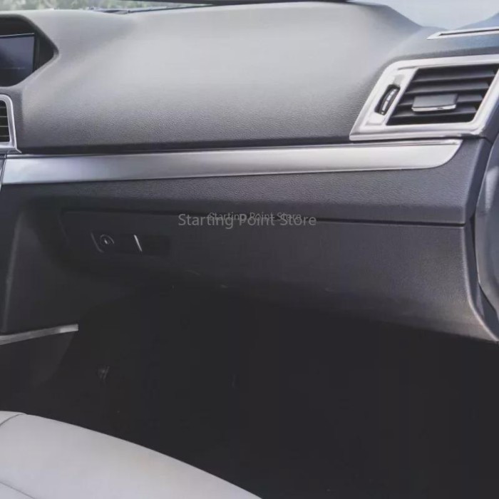 Applicable to Mercedes Benz two door E-Class COUPE e200 e260 e350 modified center console interior