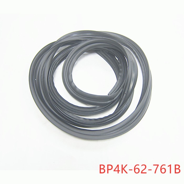 Car accessories body parts BP4K-62-761B rear lift gate weatherstrip rubber seal for Mazda 3 2003-20