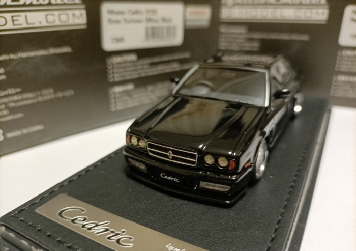 IG 1 43 Nissan Duke โมเดลรถเก๋งสี่ประตู Cedric Y32 Ultima GranTurismo