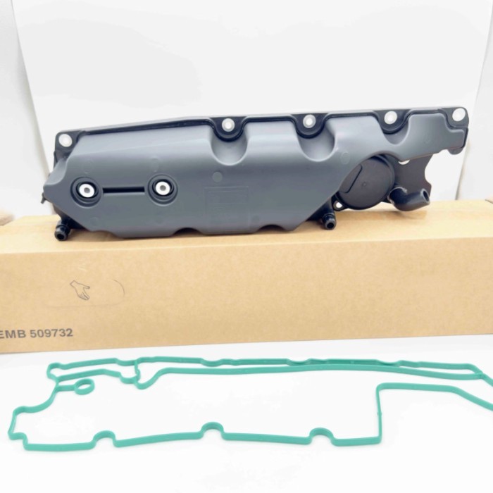 31319643 for Volvo XC60 XC70 XC90 S80 V70 3.2L PCV Oil Trap with Gasket 31319643 Engine Valve Cover