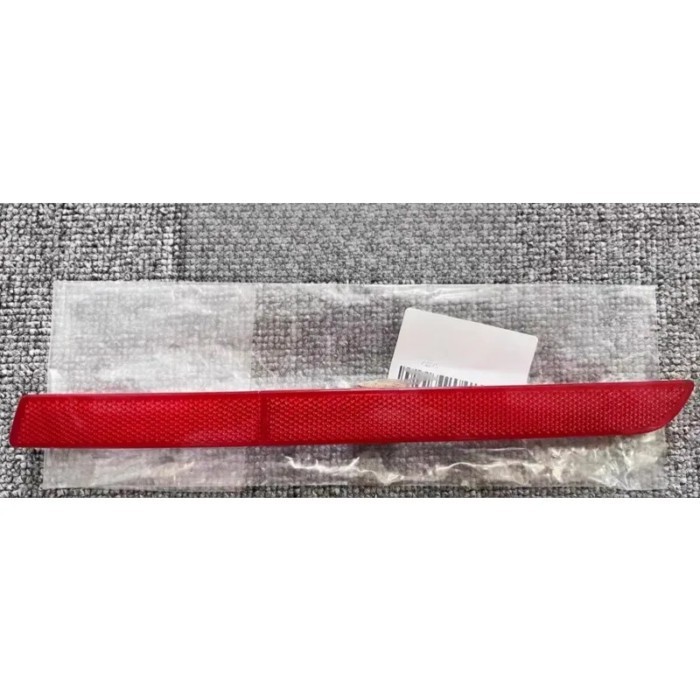 Rear Bumper Fake Light Warning Light Reflector for Import Volkswagen Multivan Caravelle T5 T6