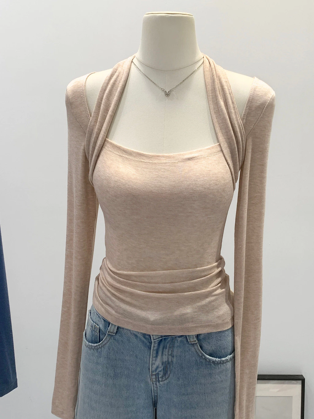 เสื้อยืดแขนสั้น แบบคอเหลี่ยมและtight สไตล์ลักซ์-업99472