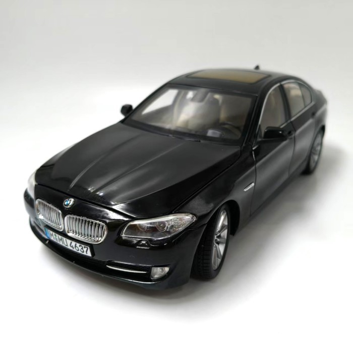 1: 18 Willie GAT BMW BMW 5 Series 535i F10 F18 2010-17 Out of Print Car Model Out of Print Model Lim