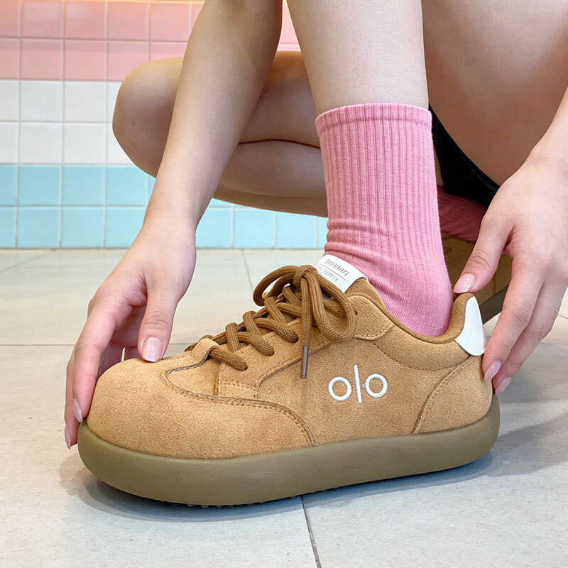 Chic Niche รองเท้าขนมปังเวอร์ชั่นเกาหลี สไตล์น่ารักสำหรับฤดูใบไม้ร่วง ดีไซน์พัฟ Soled รองเท้าสีขาบ้า