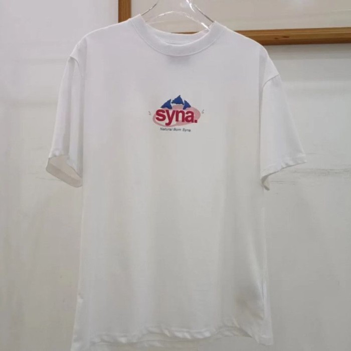เสื้อ camiseta Syna World x Evian ลายพิมพ์โลโก้ ผ้าฝ้ายแท้ สำหรับฤดูร้อน