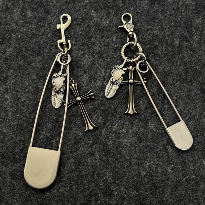 [New_Chrome&Hea**s] Self-made Personalized Multi-element Bag Pendant Metal Cross Keychain Large Pape