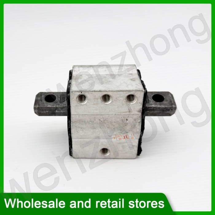 33875 01 Transmission bracket (4 holes) for C-Class & E-Class OEM 212 240 04 18 2202401818 21224024