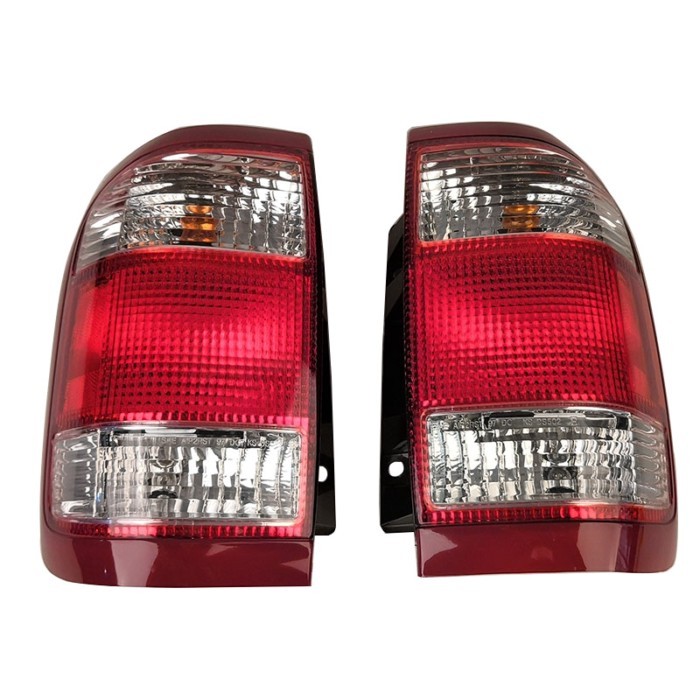 For Nissan PATHFINDER Terrano Regulus Tr50 R50 Rear Brake Light Turn Signal 26550-2W625 26555-2W625
