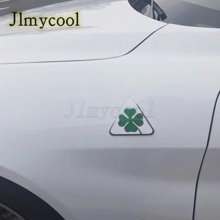 For Alfa Romeo carbon fiber Four-leaf clover decorative sticker fender side sticker
