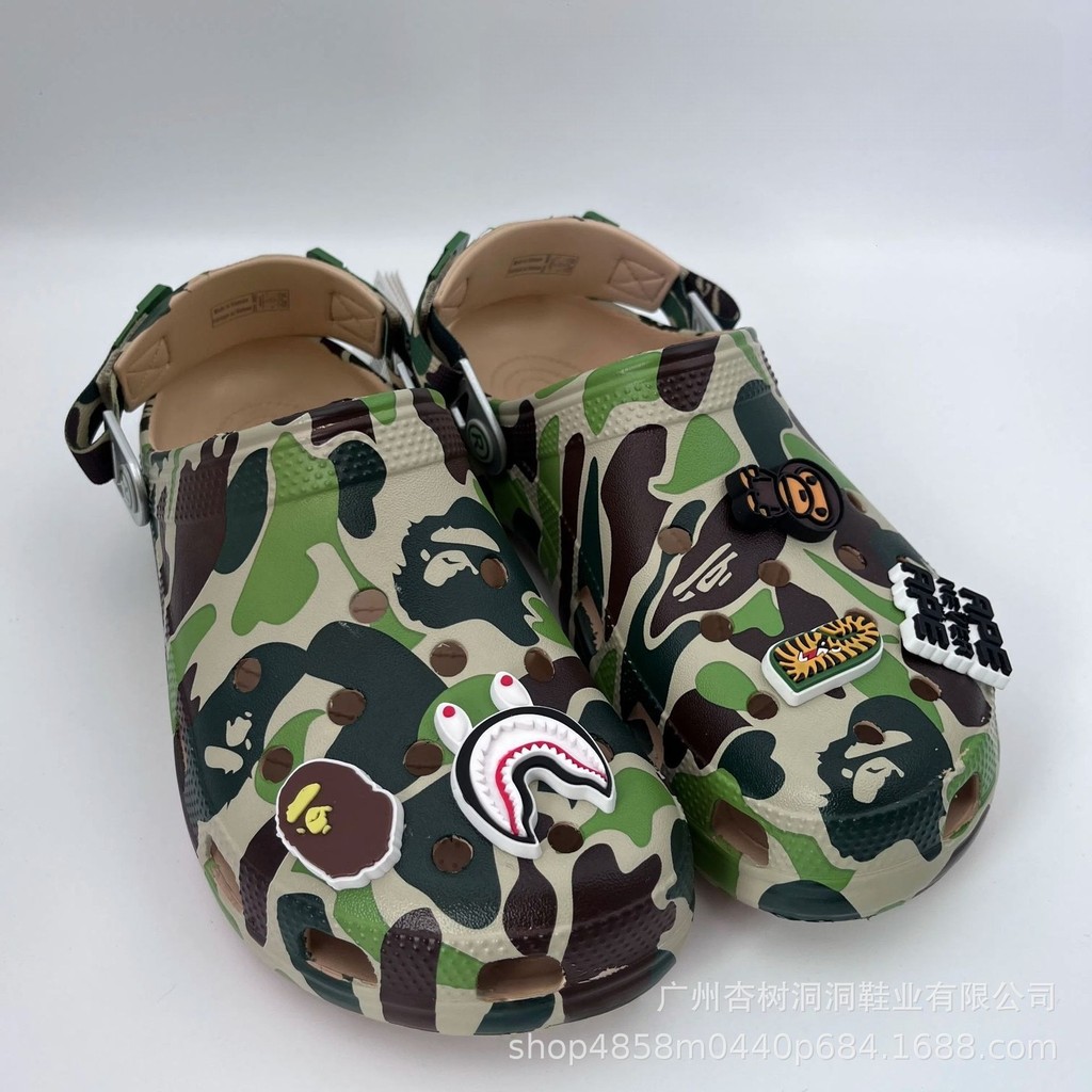 Bape ผู้ใหญ่เด็ก Camouflage Ape-Man bape Hole รองเท้ารองเท้าแตะที่สะดวกสบายรองเท้าแตะรองเท้าชายหาด