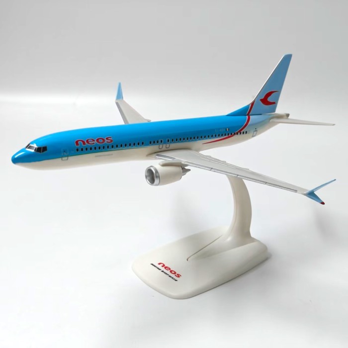 1/200 BOEING BOEING 737 MAX8 neos จําลองประกอบเครื่องบินรุ่น Static Collection เครื่องประดับ Out of 