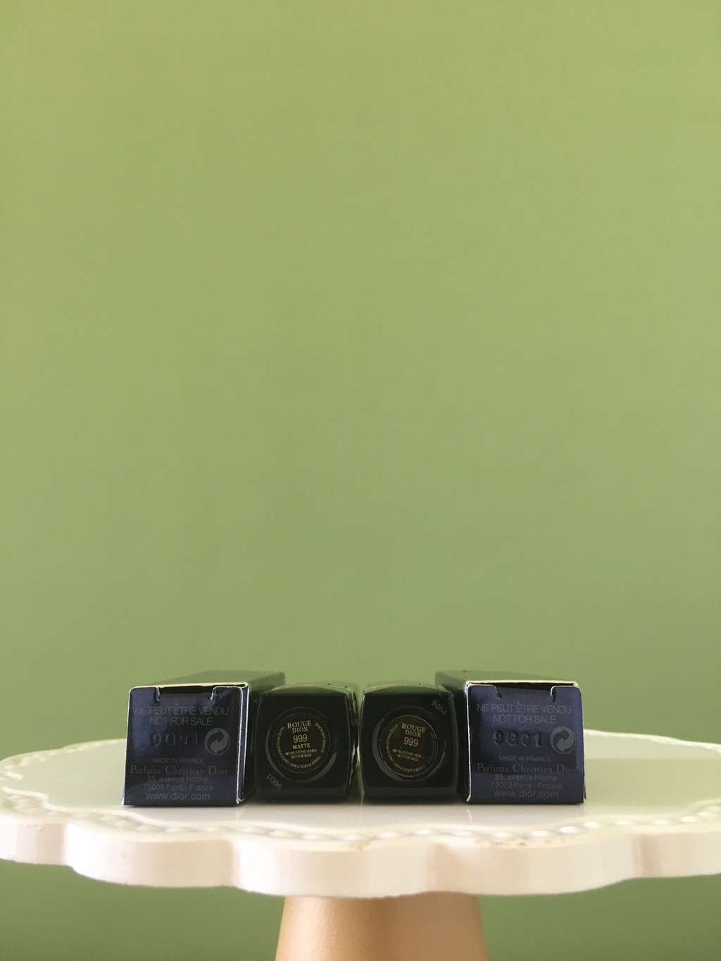 แฟชั่นขายตรง 28 ตัวอย่างลิปสติก 1.5g.Ready Stock 2 ⃣ Color 999 Matte-999 Moisturizing Sample 1.5g ลิ