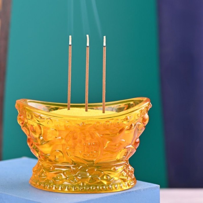 1pcs Incense burner Aromatherapy stove The God of Wealth and Guan Gong Worship Ornament Home Worshi