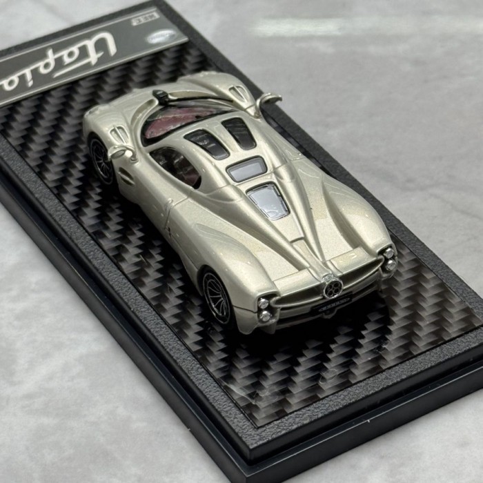 LCD1/64 Pagani Utopia Utopia HEC Limited โมเดลรถโลหะผสม