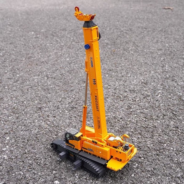 1: 50 Xu Gong Group XCC220T Telescopic Arm Track Crane Crane โลหะผสมวิศวกรรมรุ่น