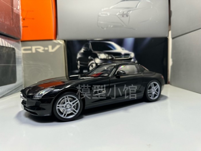 Original Mercedes-Benz sls 1: 18 โมเดลรถ Mercedes-Benz SLS AMG โมเดลรถตกแต่ง Mini Cut OEM