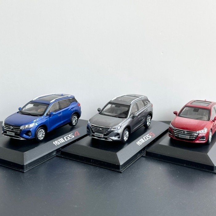 1: 43 โรงงานเดิมรถรุ่น Guangqi Chuanqi GS5 GA6 GA8 จําลองรถรุ่นคอลเลกชันเครื่องประดับ