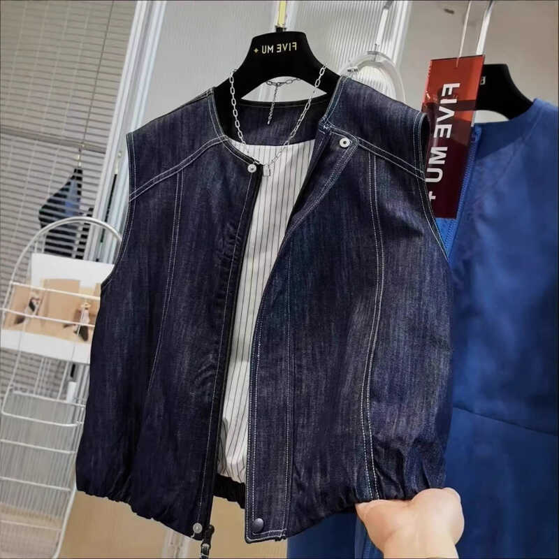 เสื้อแจ็คเก็ตยีนส์ผู้หญิง สไตล์ใหม่ในปีนี้ ผสมระหว่างฝรั่งเศสและฮ่องกong พร้อมซิปรอบคอ