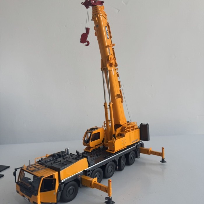 1: 50 KATO KA-1300R KATO Crane Crane Model Standard Yellow Version