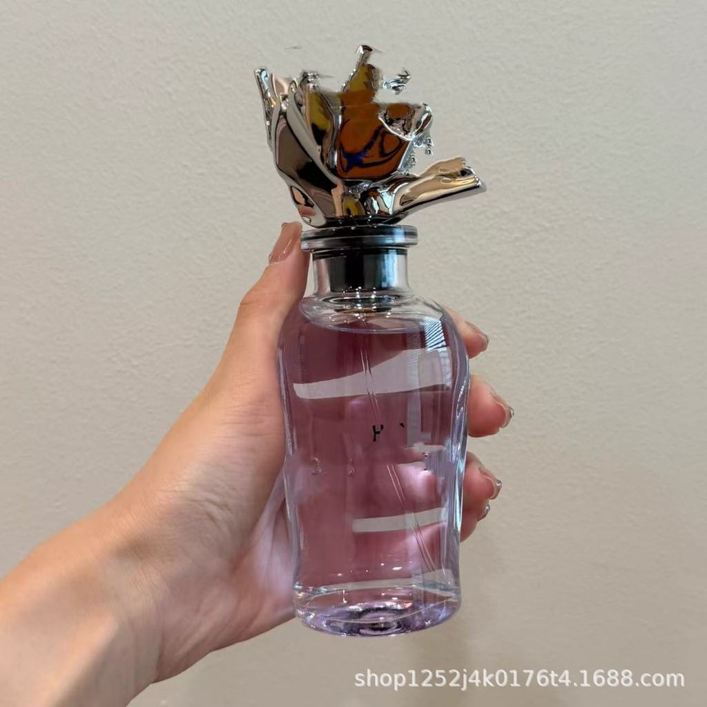 แฟชั่นน้ําหอมอย่างเป็นทางการ Symphony Stellar Times Stellar Times Dance of the Universe Clouds One P