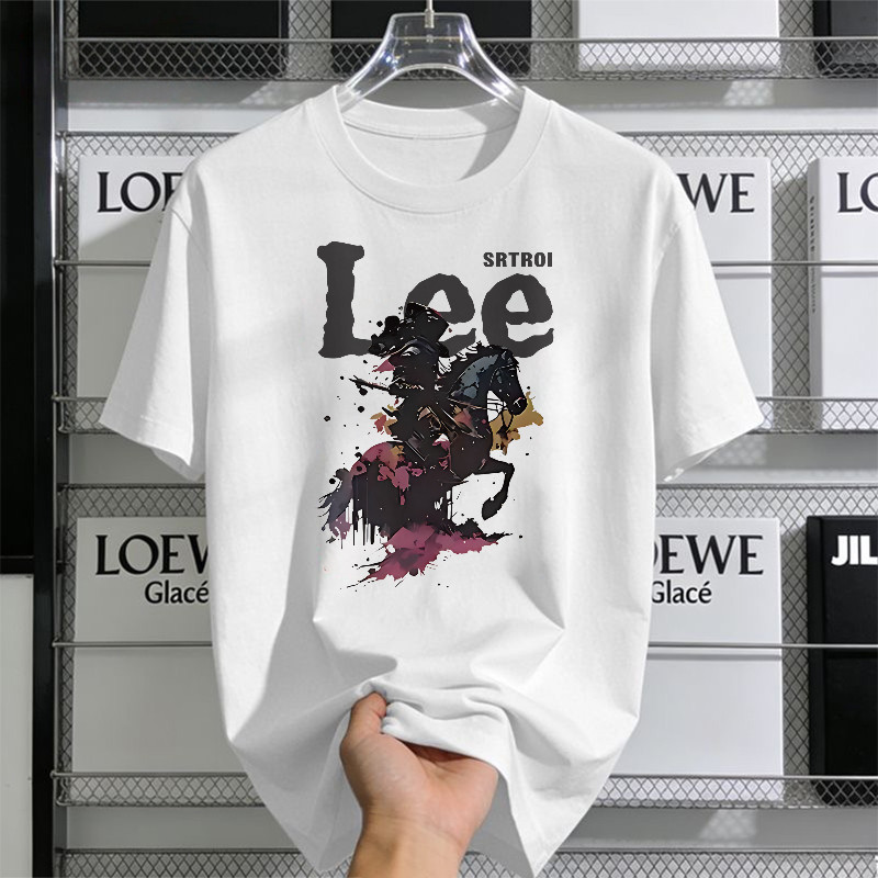 UF05 คอกลม NEW YEAR Christmas เสื้อยืดผู้ชาย สีดําแขนสั้น ลายการ์ตูน CASUAL เสื้อยืด สตรีทแฟชั่น สีขาว-ดำ FASHION